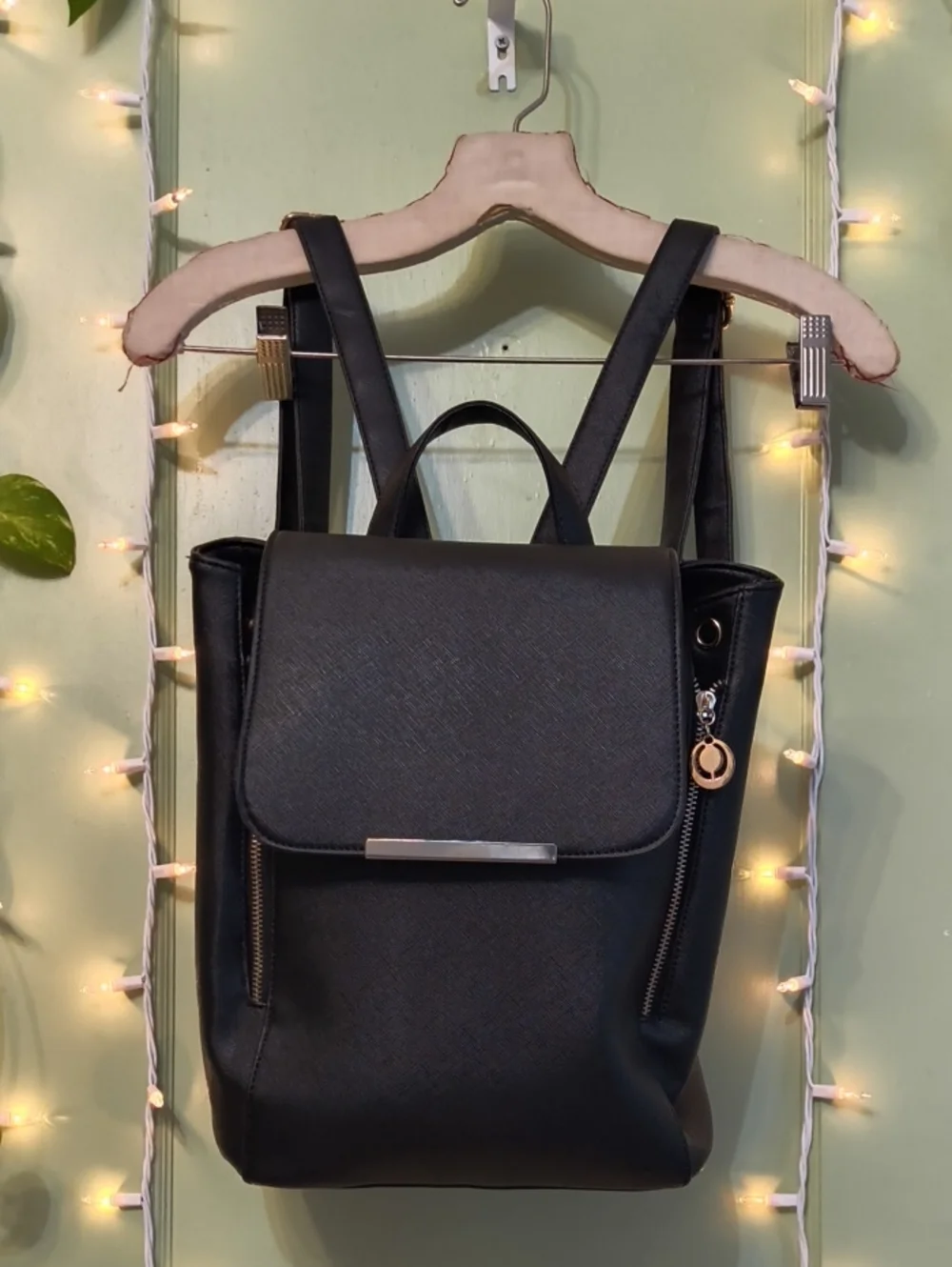 Women's Wink Kangaroo 🦘 Black Gold Backpack 🎒 Bag Purse